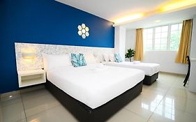 Swing & Pillows - Pj Ss2